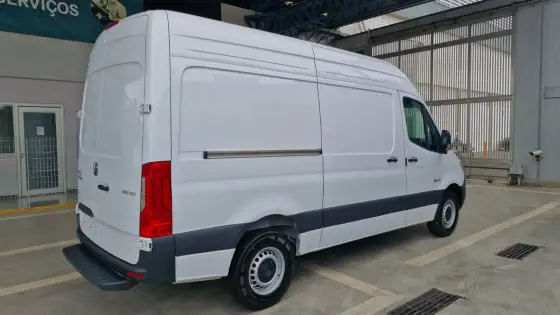 MERCEDES-BENZ SPRINTER 2025