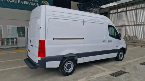 MERCEDES-BENZ SPRINTER 2025
