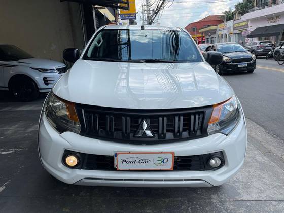 MITSUBISHI L200 TRITON 2023