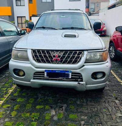 MITSUBISHI PAJERO 2002