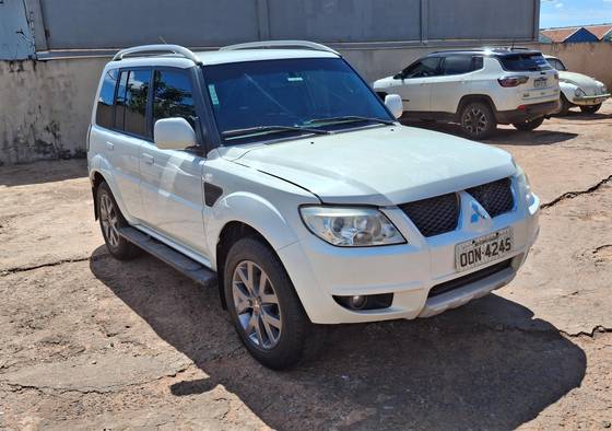MITSUBISHI PAJERO TR4 2015