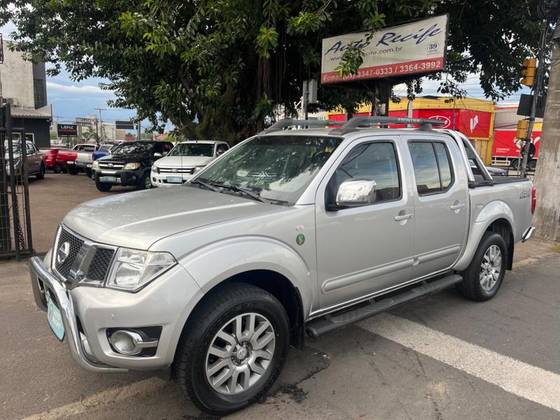 NISSAN FRONTIER 2013