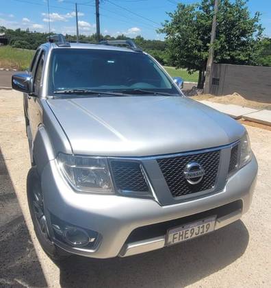 NISSAN FRONTIER 2015