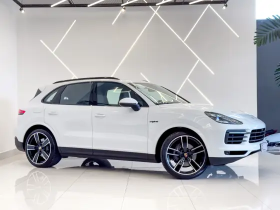 PORSCHE CAYENNE 2022