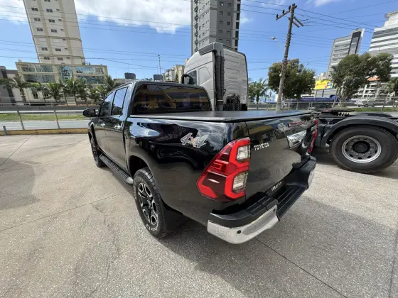 TOYOTA HILUX 2021
