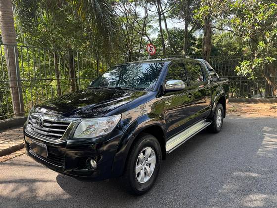TOYOTA HILUX 2015