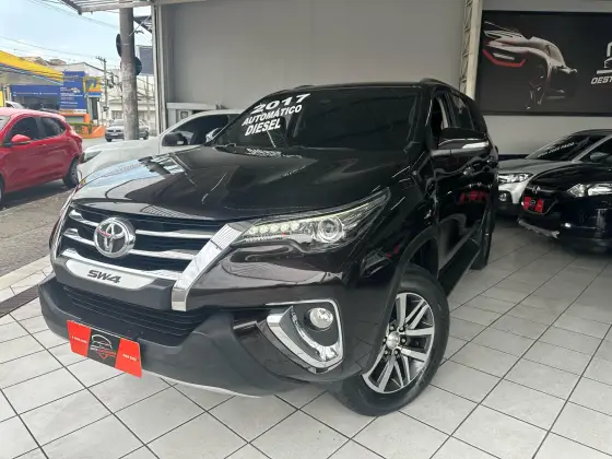 TOYOTA HILUX SW4 2017