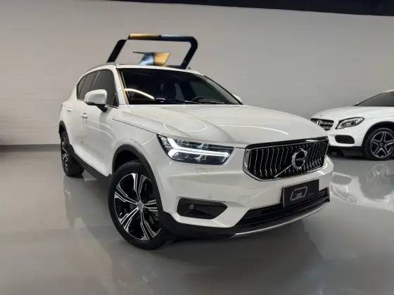 VOLVO XC40 2021