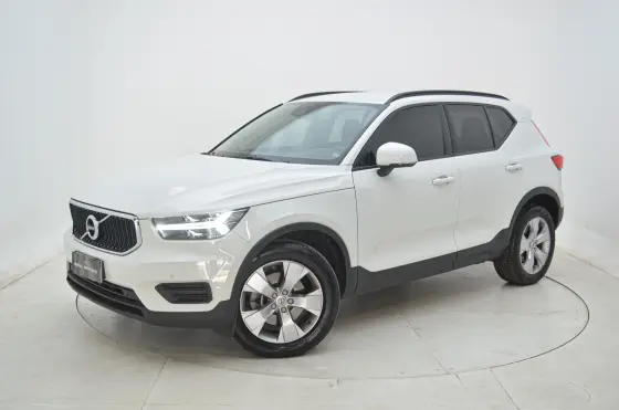 VOLVO XC40 2020