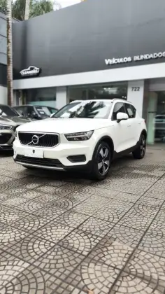 VOLVO XC40 2020