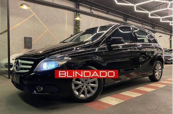 MERCEDES-BENZ B 200 2013
