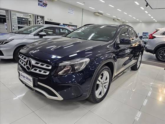 MERCEDES-BENZ GLA 200 2019