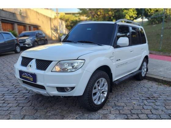 MITSUBISHI PAJERO TR4 2012