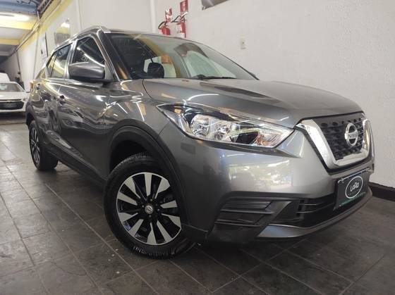 NISSAN KICKS 2018