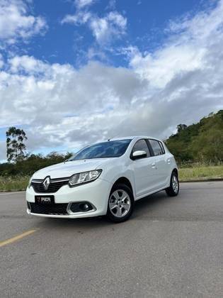 RENAULT SANDERO 2015