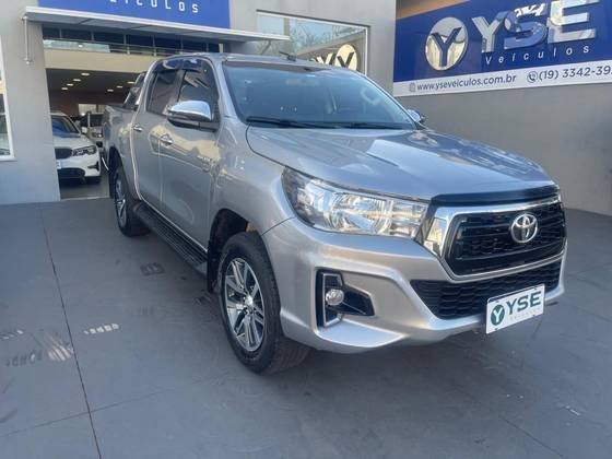 TOYOTA HILUX 2020