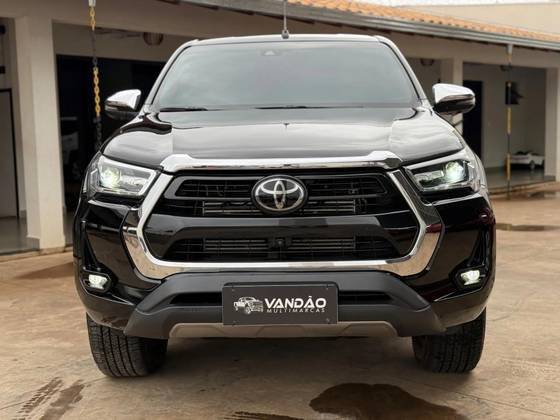 TOYOTA HILUX 2022