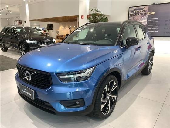 VOLVO XC40 2021