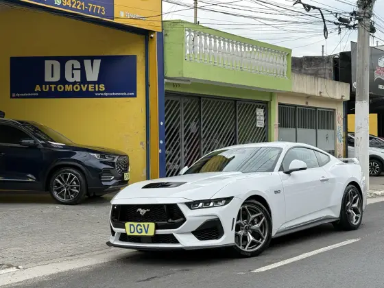 FORD MUSTANG 2024