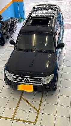 MITSUBISHI PAJERO FULL 2011