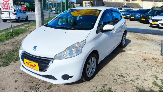 PEUGEOT 208 2014