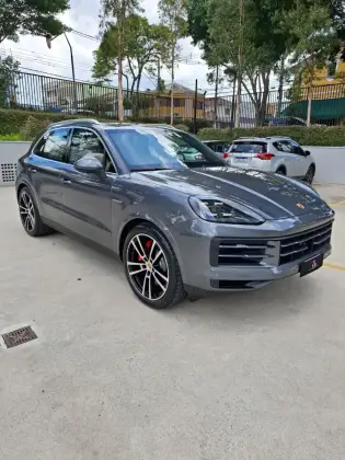 PORSCHE CAYENNE 2024