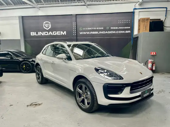 PORSCHE MACAN 2025