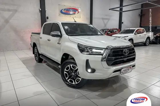 TOYOTA HILUX 2022