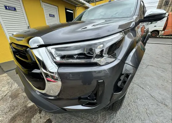 TOYOTA HILUX 2024
