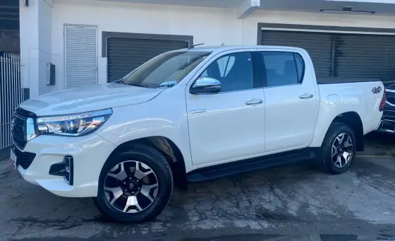TOYOTA HILUX 2020