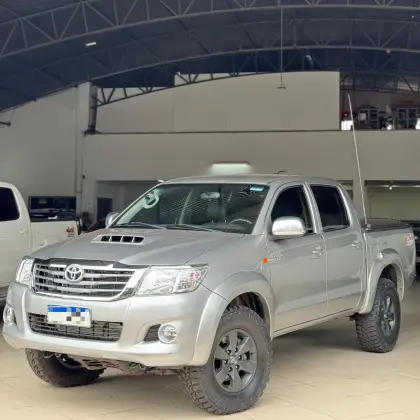 TOYOTA HILUX 2015