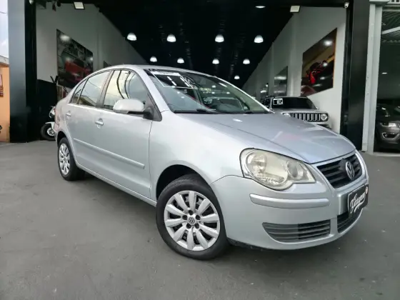 VOLKSWAGEN POLO SEDAN 2011