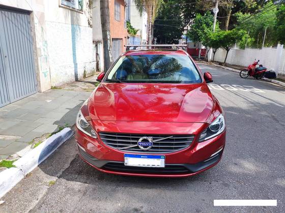VOLVO V60 2016