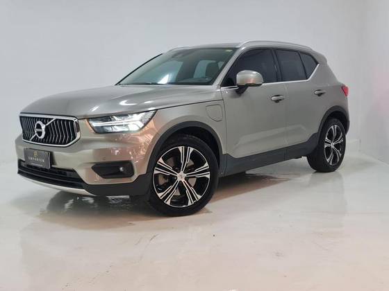 VOLVO XC40 2022