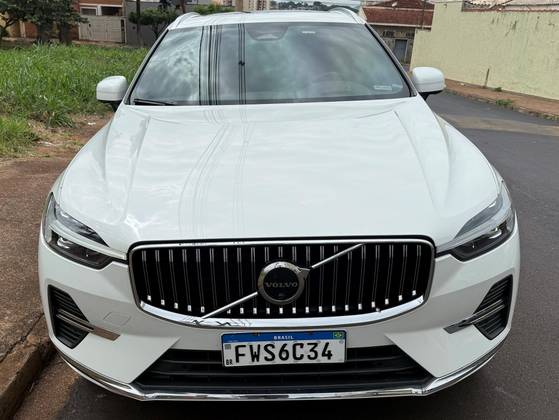 VOLVO XC60 2023
