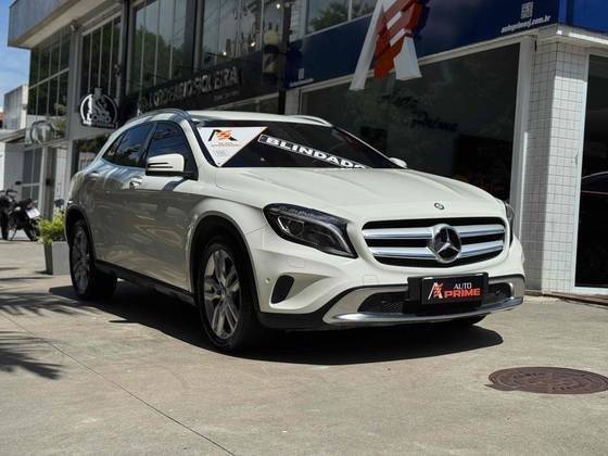 MERCEDES-BENZ GLA 200 2015