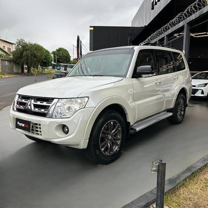 MITSUBISHI PAJERO FULL 2012