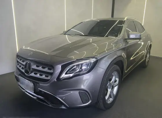 MERCEDES-BENZ GLA 200 2018