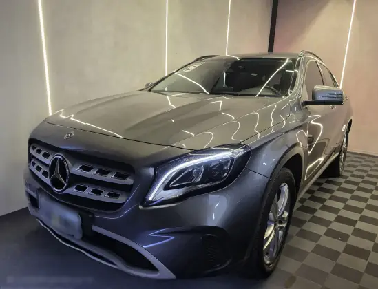 MERCEDES-BENZ GLA 200 2019