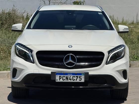 MERCEDES-BENZ GLA 200 2017