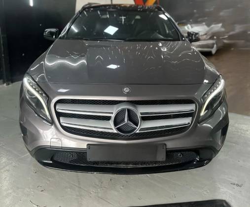 MERCEDES-BENZ GLA 200 2015