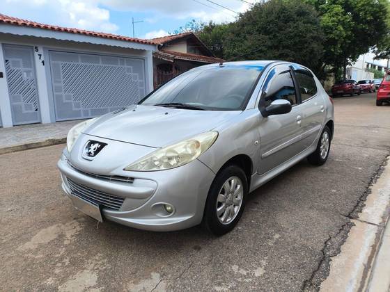 PEUGEOT 207 2012