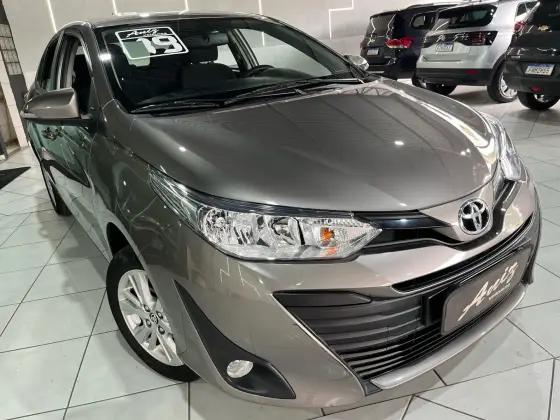 TOYOTA YARIS 2019