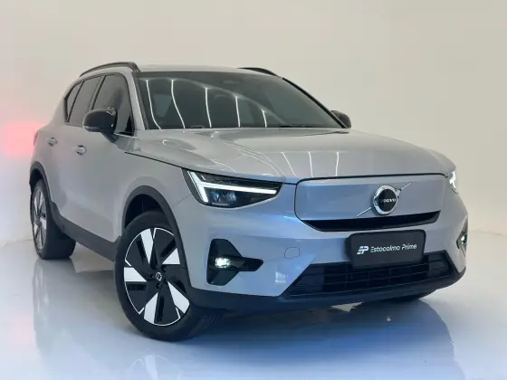 VOLVO XC40 2024