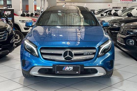 MERCEDES-BENZ GLA 200 2015