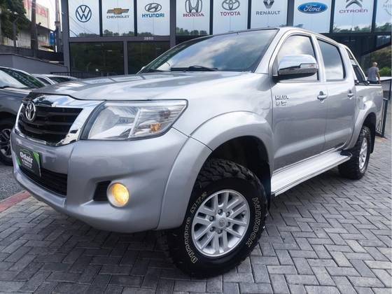 TOYOTA HILUX 2015