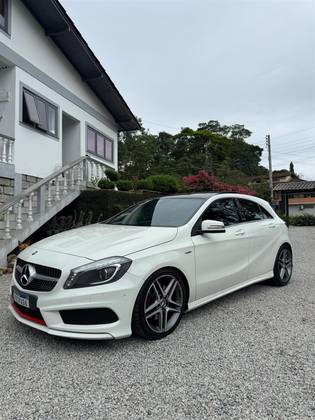 MERCEDES-BENZ A 250 2015