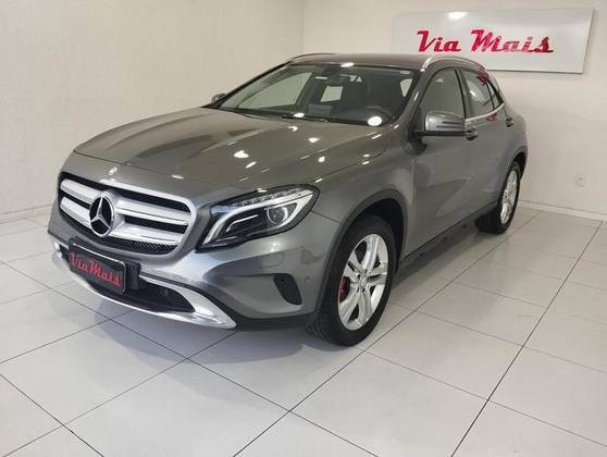 MERCEDES-BENZ GLA 200 2016