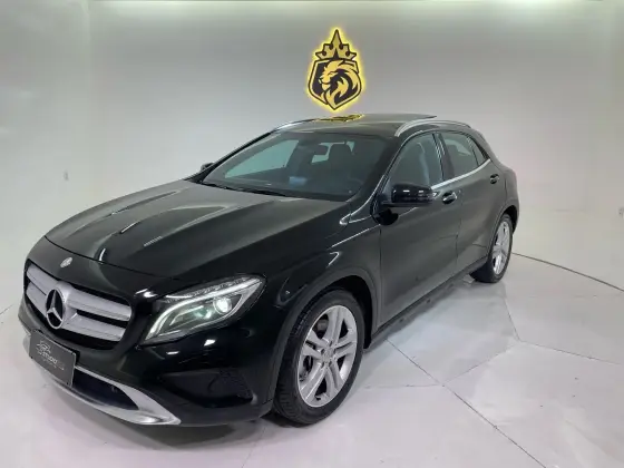 MERCEDES-BENZ GLA 250 2015