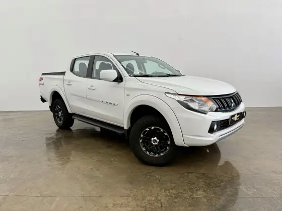 MITSUBISHI L200 TRITON 2023